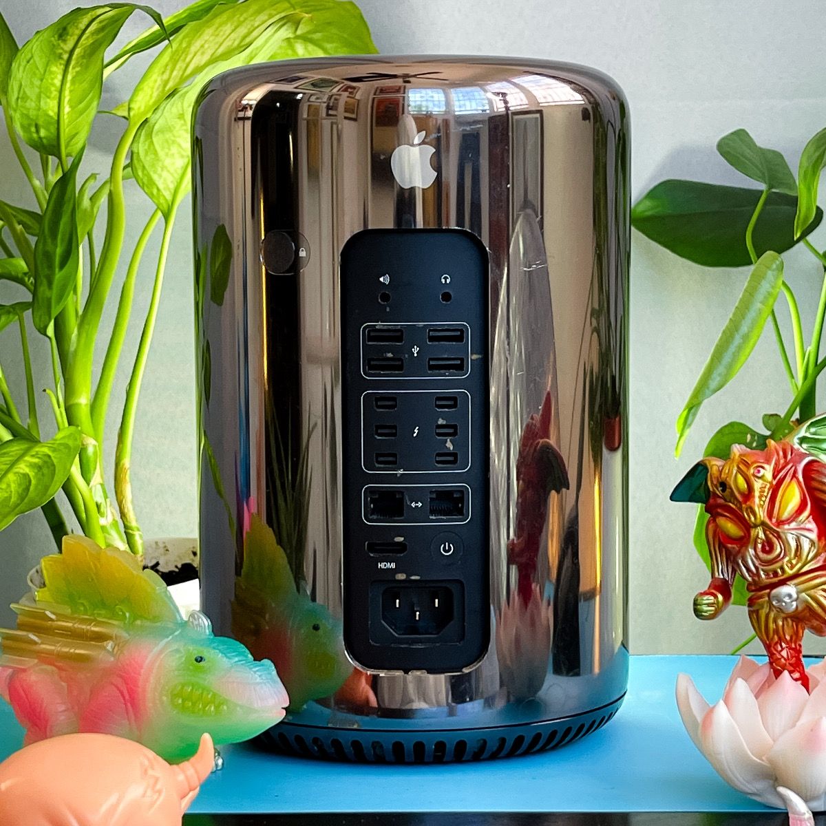 Is this Mac Pro compatible with Adobe Creative Suite?
